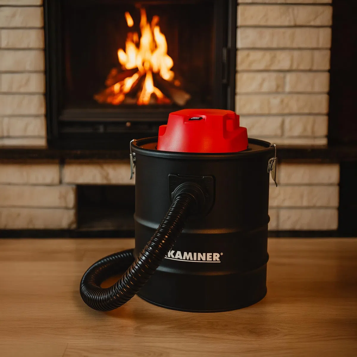 KAMINER Aspiratore cenere 15 l, 1200 W, 20 kPa, HEPA + filtro tessile, funzione soffiaggio, tubo di aspirazione in metallo, 2 ugelli in alluminio, clip metalliche, forno, barbecue, officina, senza